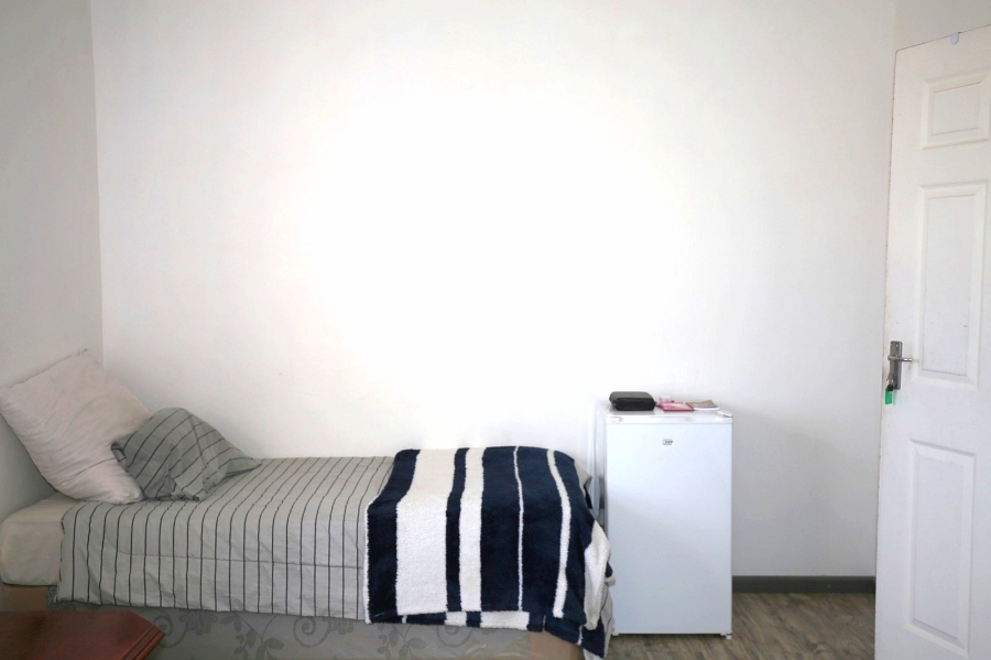 11 Bedroom Property for Sale in Ravensmead Western Cape
